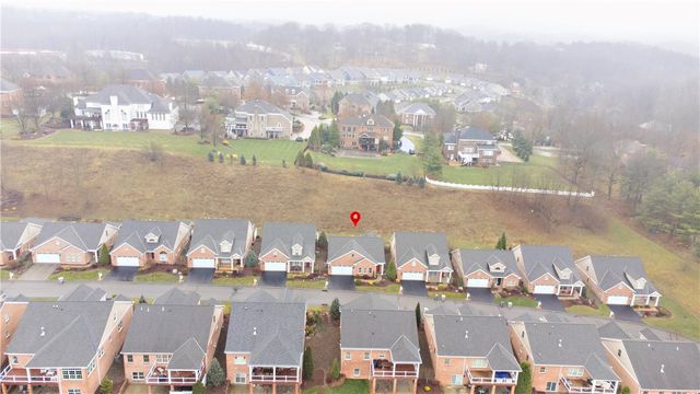 709 Crosswinds Dr, Peters Twp, PA 15317