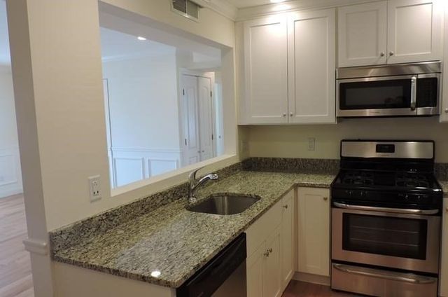 153 Sumner St 6, Quincy, MA 02169