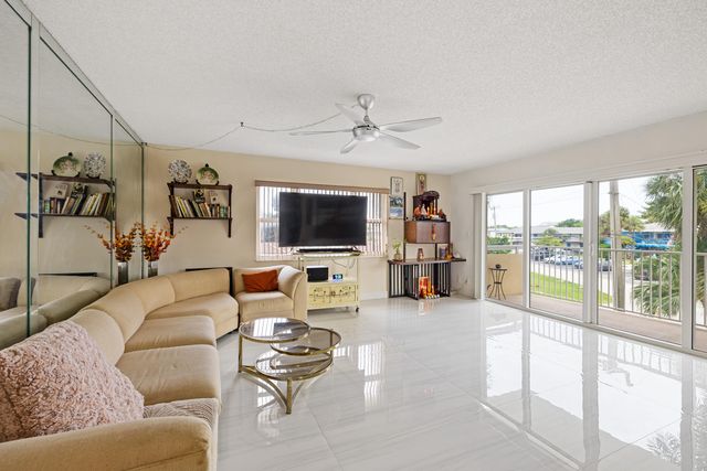 1200 Hibiscus Avenue 201, Pompano Beach, FL 33062