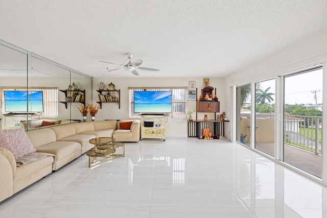 1200 Hibiscus Avenue 201, Pompano Beach, FL 33062