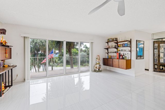 1200 Hibiscus Avenue 201, Pompano Beach, FL 33062
