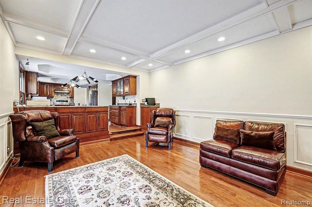 2141 Michele Drive, Troy, MI 48085