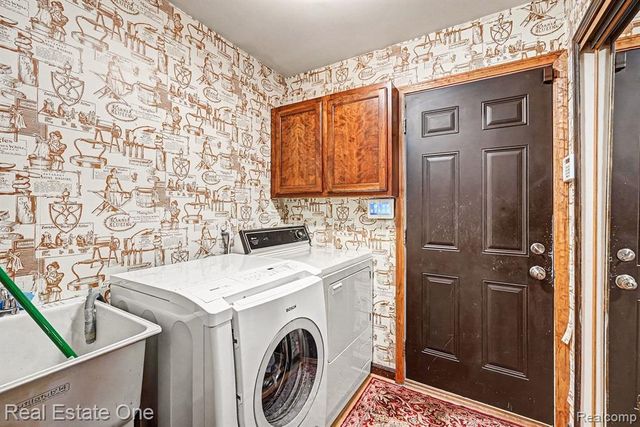 2141 Michele Drive, Troy, MI 48085