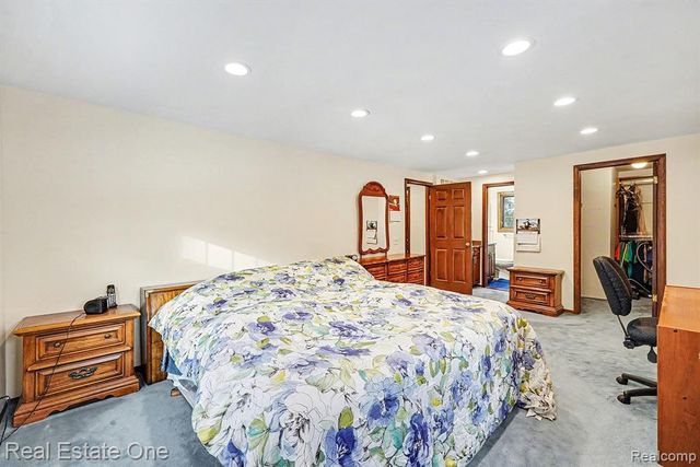 2141 Michele Drive, Troy, MI 48085