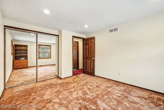 2141 Michele Drive, Troy, MI 48085