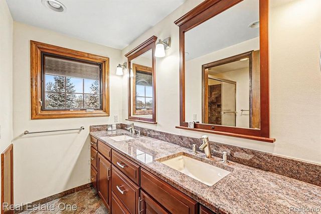 2141 Michele Drive, Troy, MI 48085