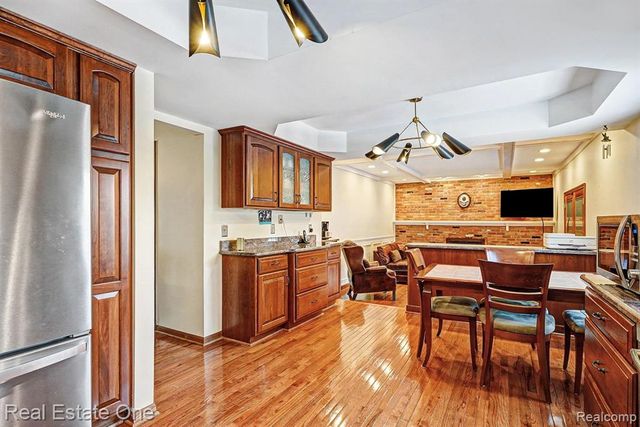 2141 Michele Drive, Troy, MI 48085