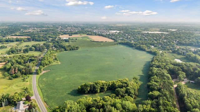 24x3 Holy Name Drive, Medina, MN 55340