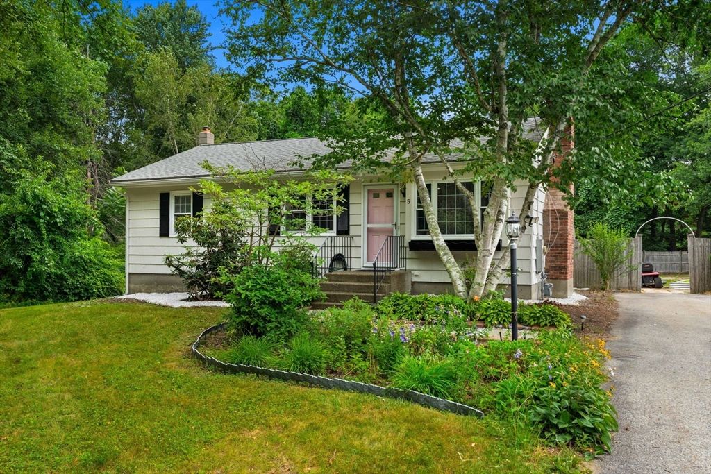 5 Main St, Acton, MA 01720