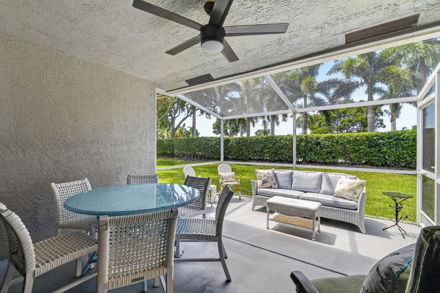 8402 Logia Circle, Boynton Beach, FL 33472