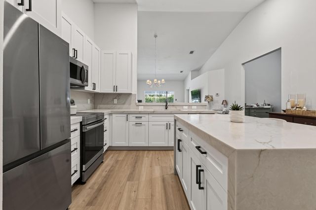 8402 Logia Circle, Boynton Beach, FL 33472