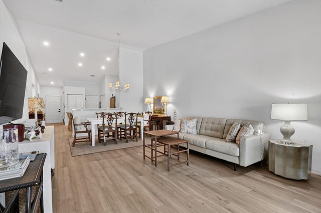 8402 Logia Circle, Boynton Beach, FL 33472