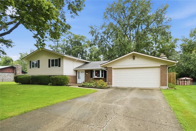 8919 Deep Forest Lane, Centerville, OH 45458