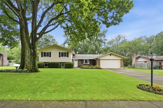 8919 Deep Forest Lane, Centerville, OH 45458
