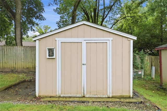 8919 Deep Forest Lane, Centerville, OH 45458
