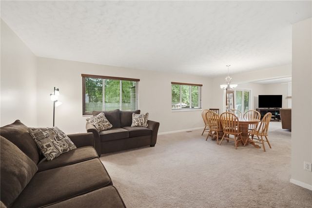 8919 Deep Forest Lane, Centerville, OH 45458