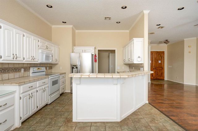 900 S Spring Lane, Blanchard, OK 73010