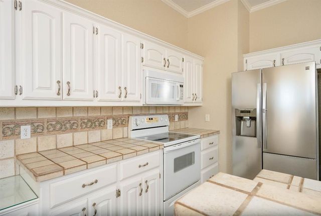 900 S Spring Lane, Blanchard, OK 73010