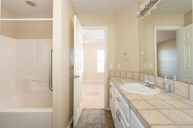 900 S Spring Lane, Blanchard, OK 73010