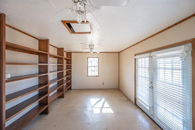 900 S Spring Lane, Blanchard, OK 73010