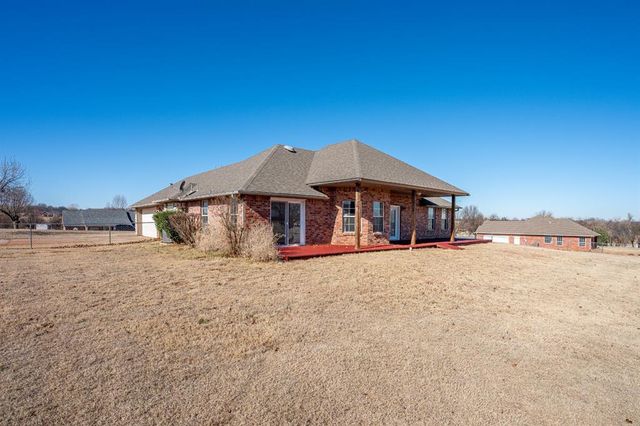 900 S Spring Lane, Blanchard, OK 73010