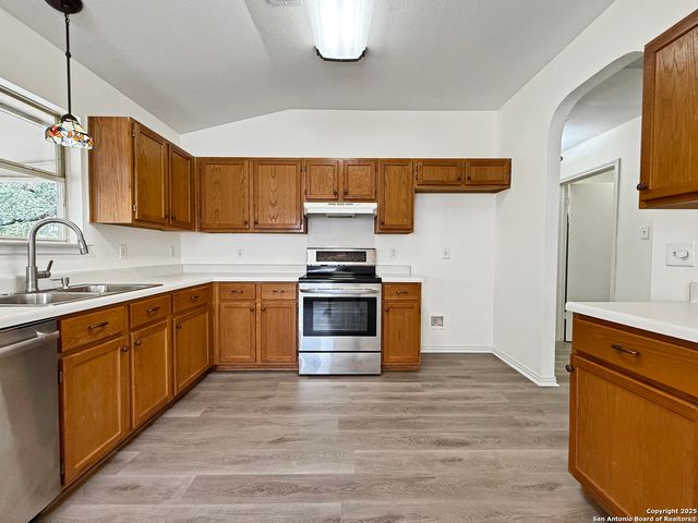 1222 Bobcat Pass, San Antonio, TX 78251