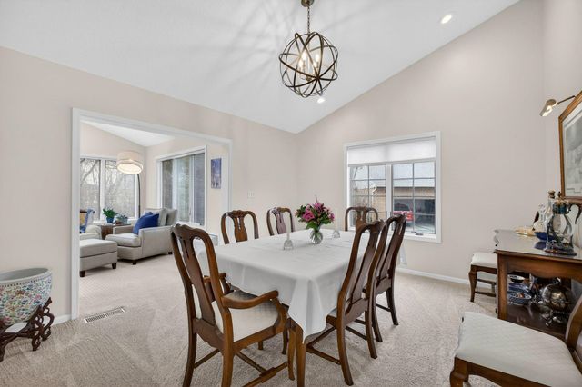 2140 31ST Avenue, Rock Island, IL 61201