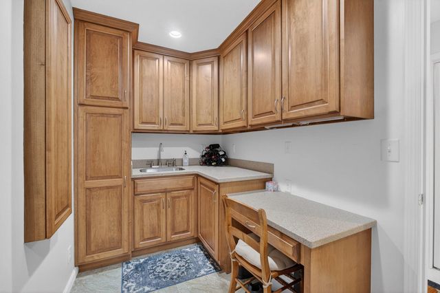 2140 31ST Avenue, Rock Island, IL 61201