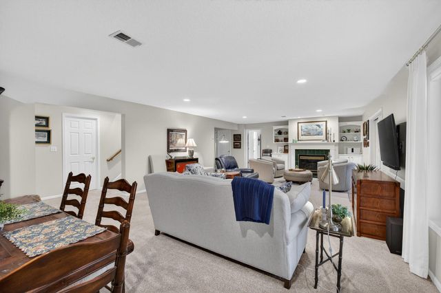 2140 31ST Avenue, Rock Island, IL 61201