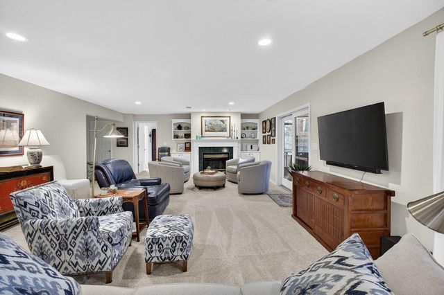 2140 31ST Avenue, Rock Island, IL 61201