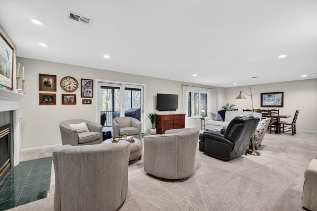 2140 31ST Avenue, Rock Island, IL 61201