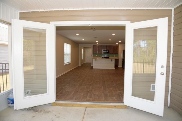 643 Earl Godwin Road, Freeport, FL 32439
