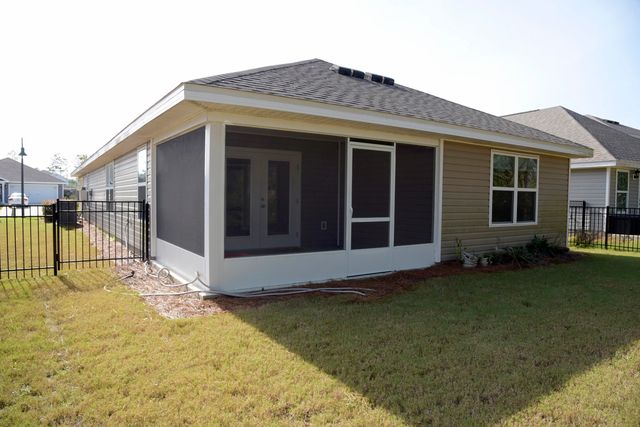 643 Earl Godwin Road, Freeport, FL 32439