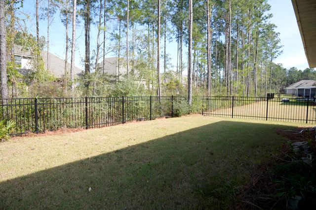 643 Earl Godwin Road, Freeport, FL 32439