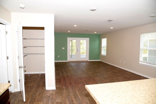 643 Earl Godwin Road, Freeport, FL 32439