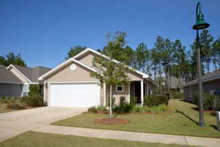 643 Earl Godwin Road, Freeport, FL 32439