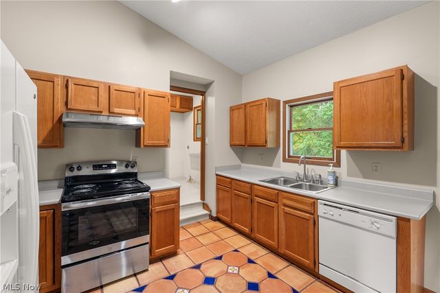 37888 N Doovys Street, Avon, OH 44011
