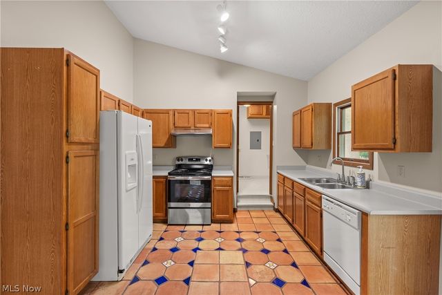 37888 N Doovys Street, Avon, OH 44011