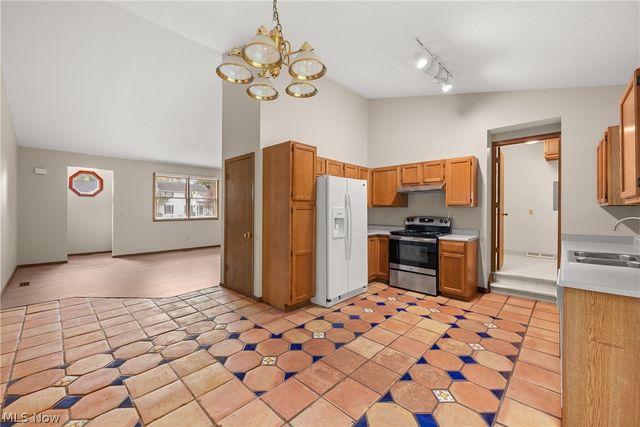 37888 N Doovys Street, Avon, OH 44011