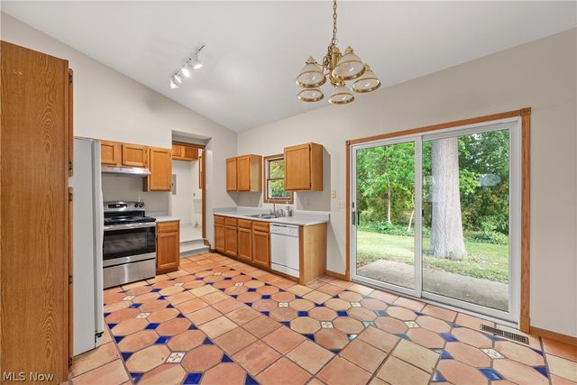 37888 N Doovys Street, Avon, OH 44011