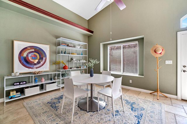 1828 N Orangewood Avenue, Clovis, CA 93619