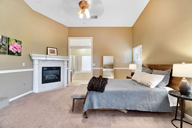 1828 N Orangewood Avenue, Clovis, CA 93619