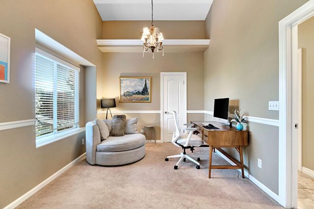 1828 N Orangewood Avenue, Clovis, CA 93619