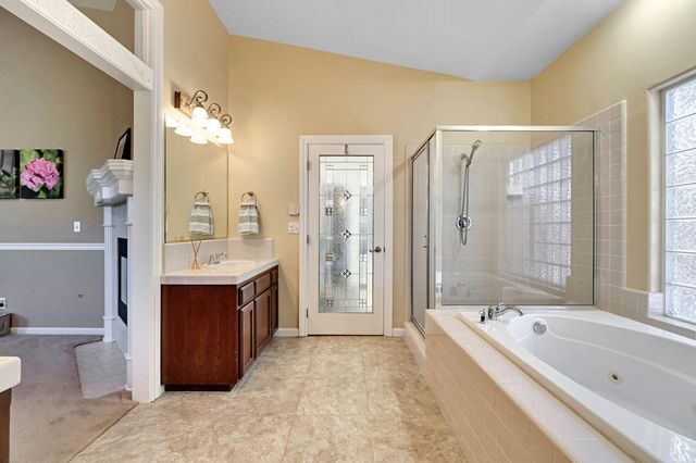 1828 N Orangewood Avenue, Clovis, CA 93619