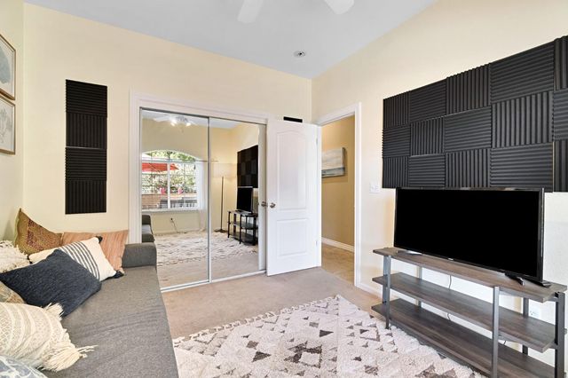1828 N Orangewood Avenue, Clovis, CA 93619