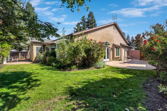 1828 N Orangewood Avenue, Clovis, CA 93619