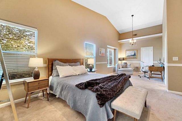 1828 N Orangewood Avenue, Clovis, CA 93619