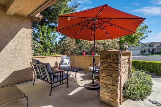 1828 N Orangewood Avenue, Clovis, CA 93619