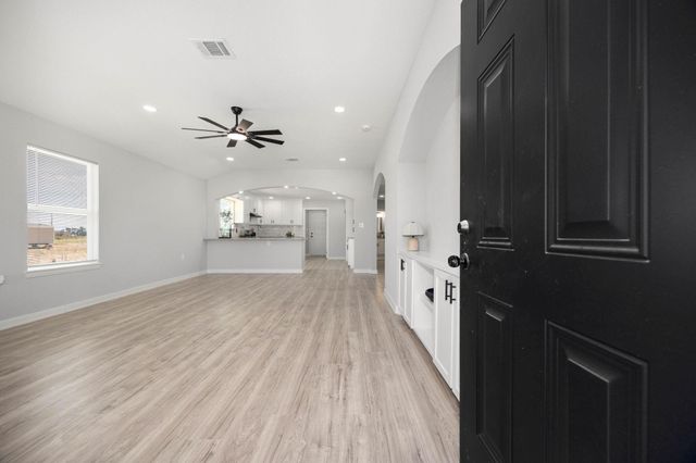 87 Road 592004, Cleveland, TX 77327