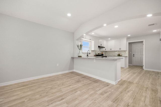 87 Road 592004, Cleveland, TX 77327